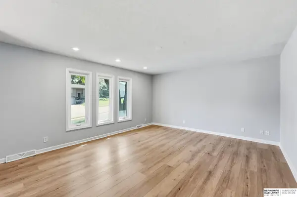 1316 S 162nd Avenue, Omaha, NE 68130