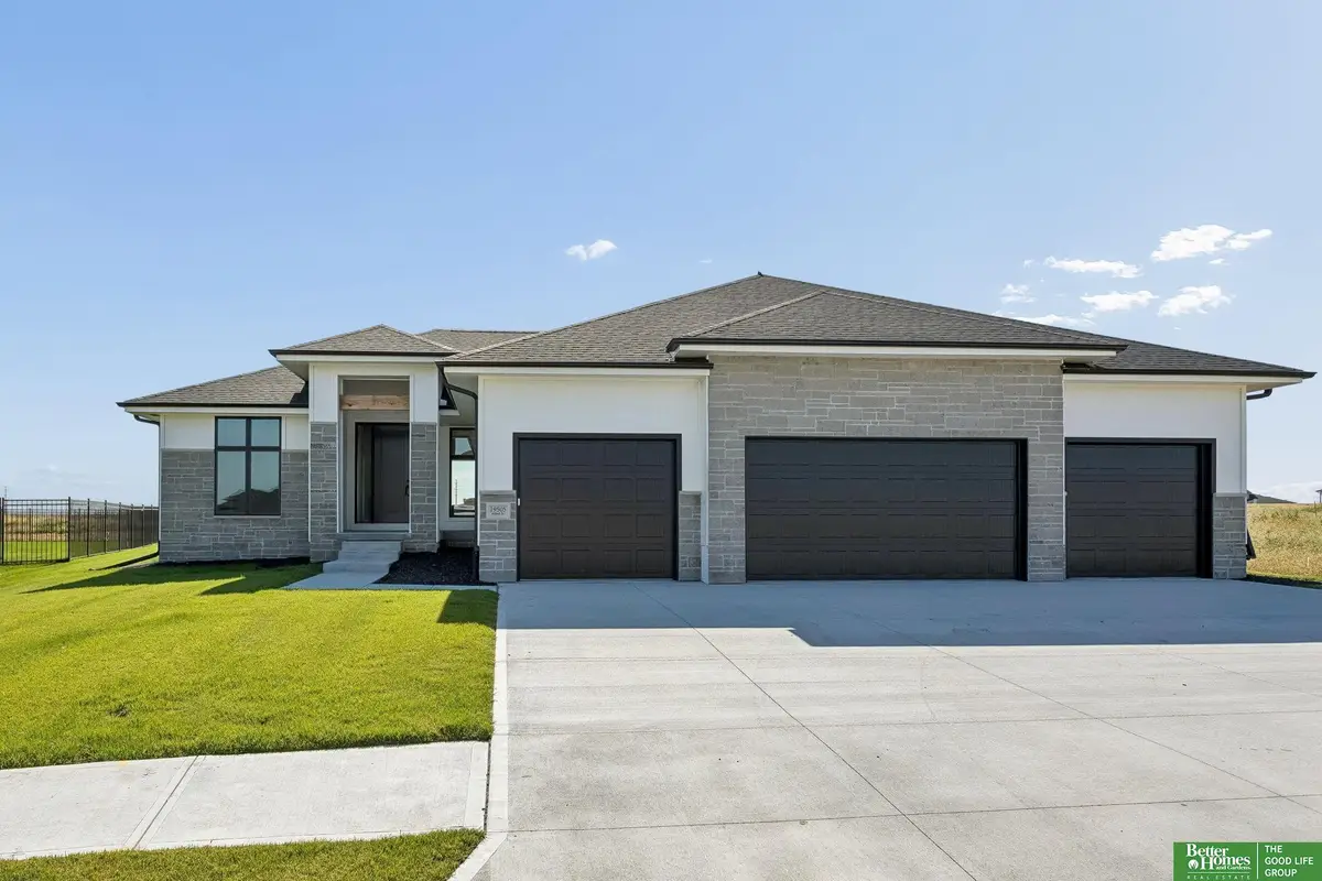 19505 Allied Street, Elkhorn, NE 68022 - #1