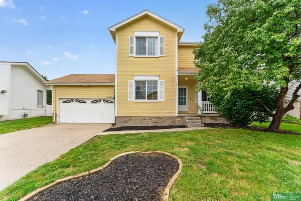 15234 Chalco Pointe Drive, Omaha, NE 68138