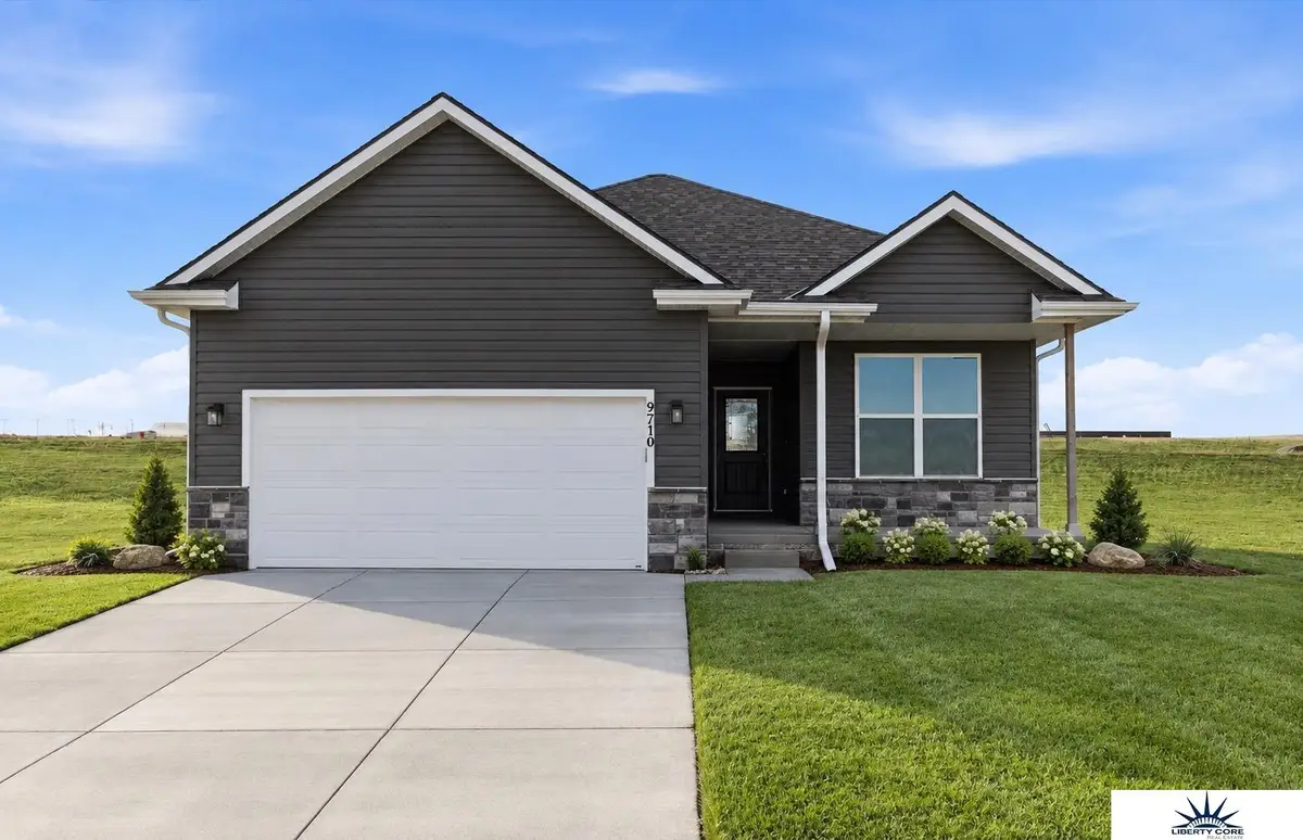 7719 N 95th Avenue, Omaha, NE 68122 - #1