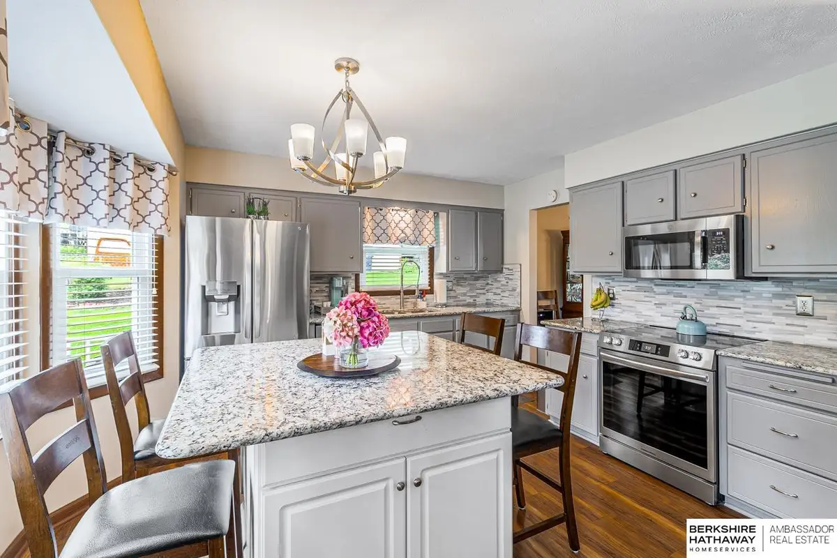 705 Hogan Drive, Papillion, NE 68046 - #1