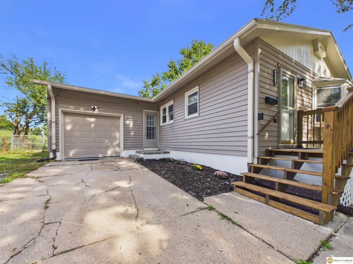 6626 Parkview Lane, Omaha, NE 68104 - #1