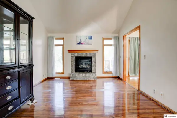 7813 N 83rd Street, Omaha, NE 68122