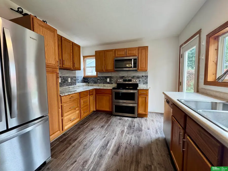320 N Iowa Avenue, York, NE 68467 - #2