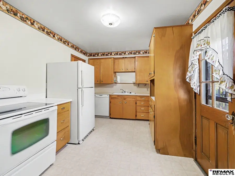 3930 Castelar Street, Omaha, NE 68105 - #2