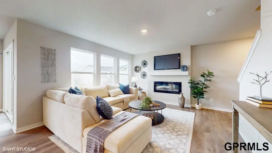 18605 Martin Avenue, Elkhorn, NE 68022 - #2