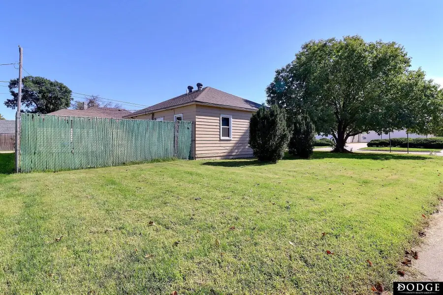 1102 E 10th Street, Fremont, NE 68025 - #3
