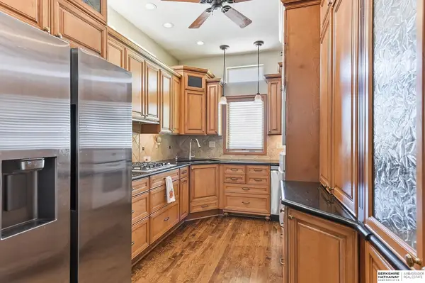 1904 S 36th Street, Omaha, NE 68105