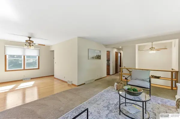 12231 William Circle, Omaha, NE 68144