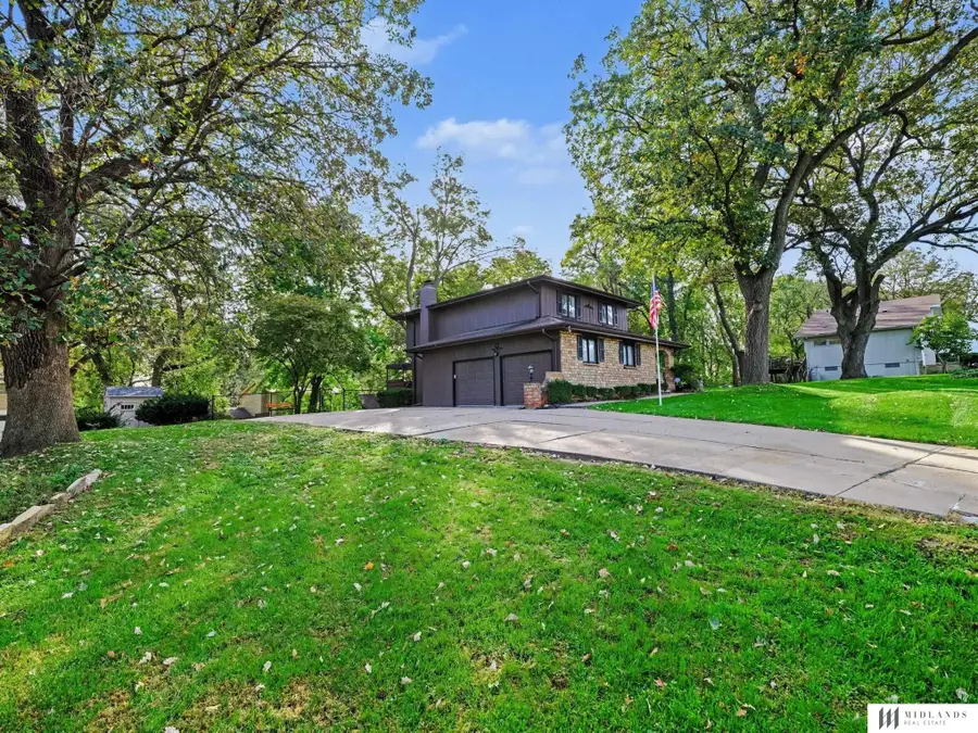 1011 Bellevue Boulevard N, Bellevue, NE 68005 - #2