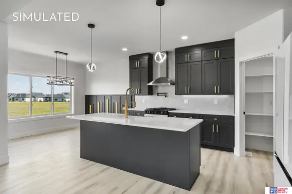 9221 Castle Pine Drive, Lincoln, NE 68516