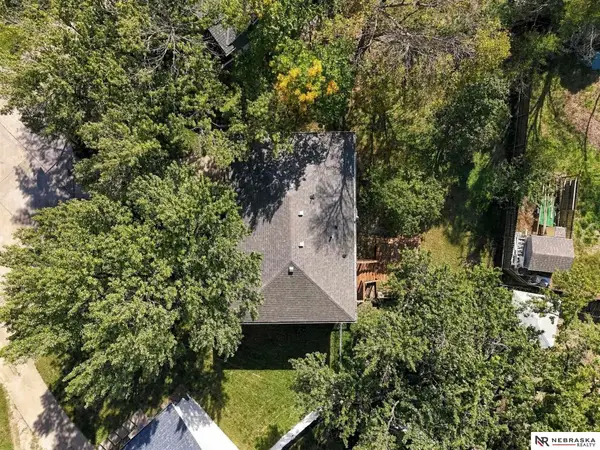801 Prairie Court, Hickman, NE 68372