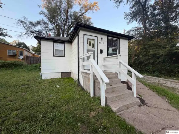 3938 Curtis Avenue, Omaha, NE 68111