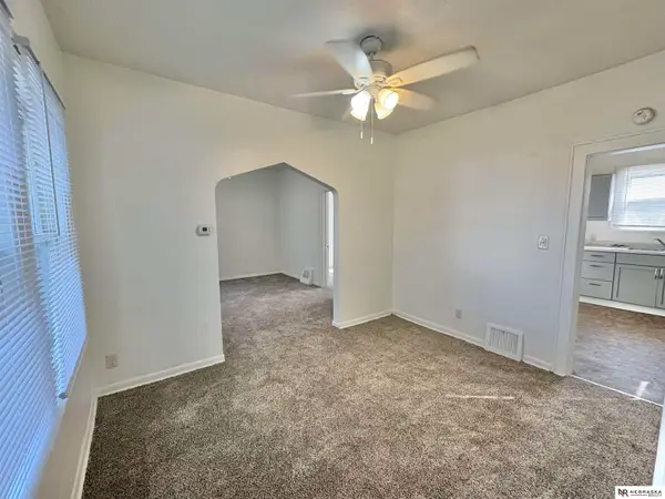 2445 N 33rd Avenue, Omaha, NE 68111