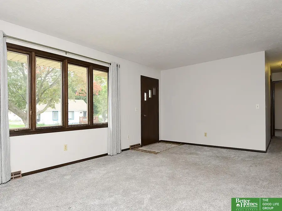 5602 S Street, Omaha, NE 68117 - #3