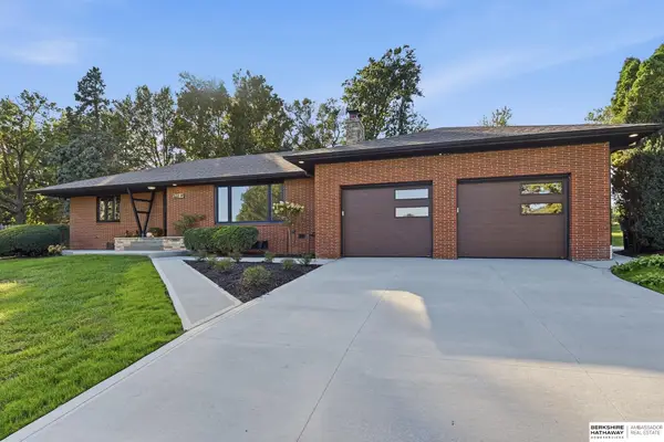 320 N 93rd Street, Omaha, NE 68114