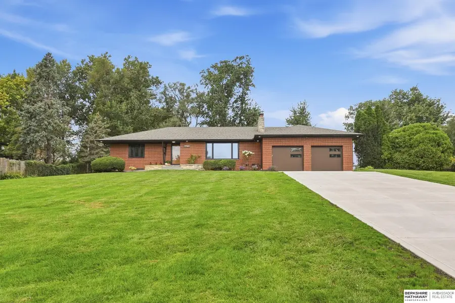 320 N 93rd Street, Omaha, NE 68114 - #2
