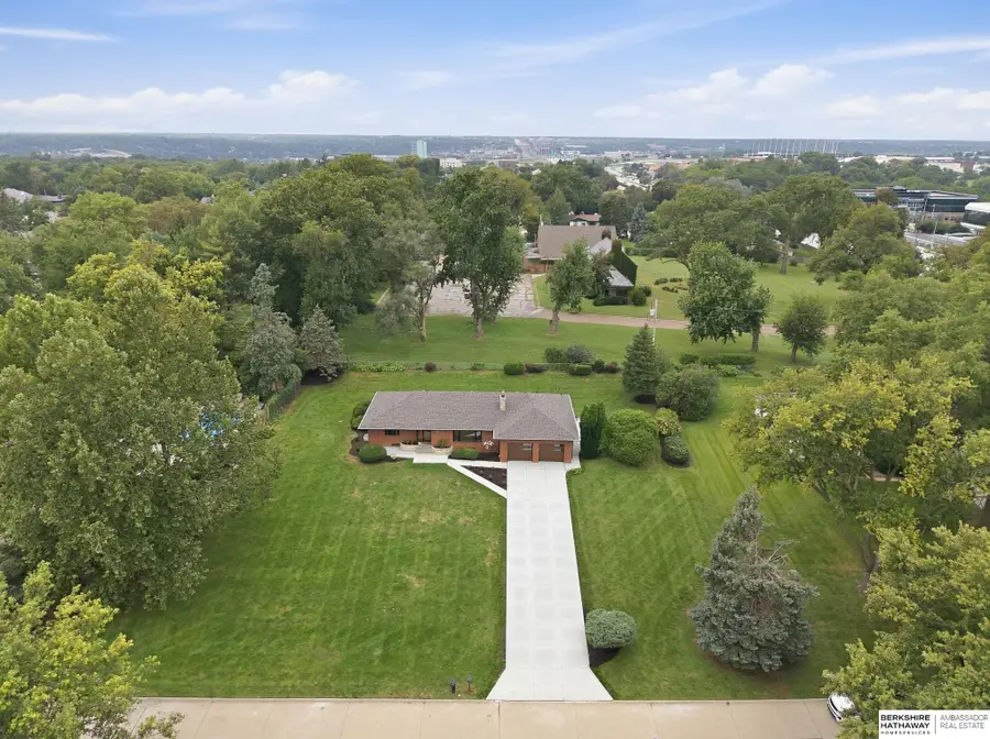 320 N 93rd Street, Omaha, NE 68114 - #3