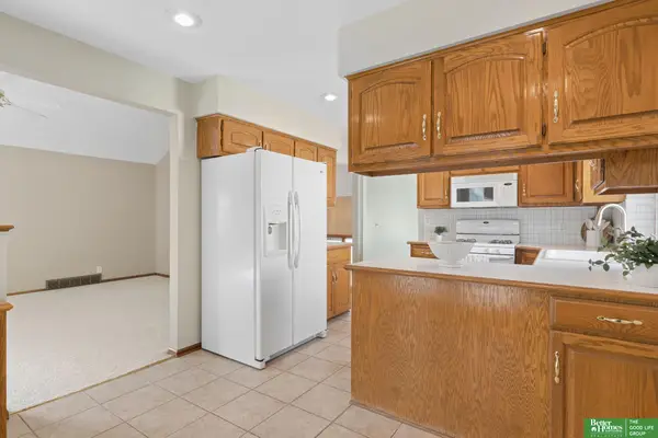 1014 Haverford Drive, Papillion, NE 68046