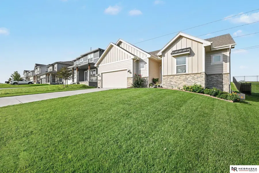 4422 S 215th Avenue, Elkhorn, NE 68022 - #3