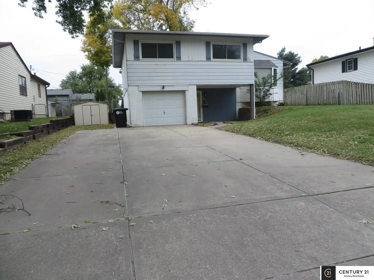 6615 Laurel Avenue, Omaha, NE 68104 - #1