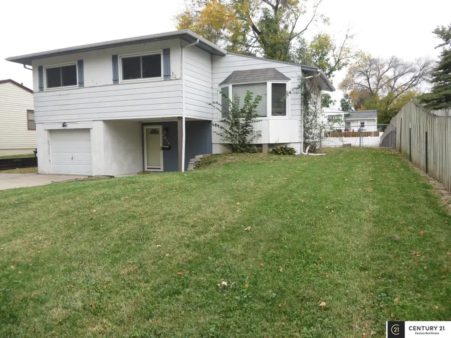 6615 Laurel Avenue, Omaha, NE 68104 - #2