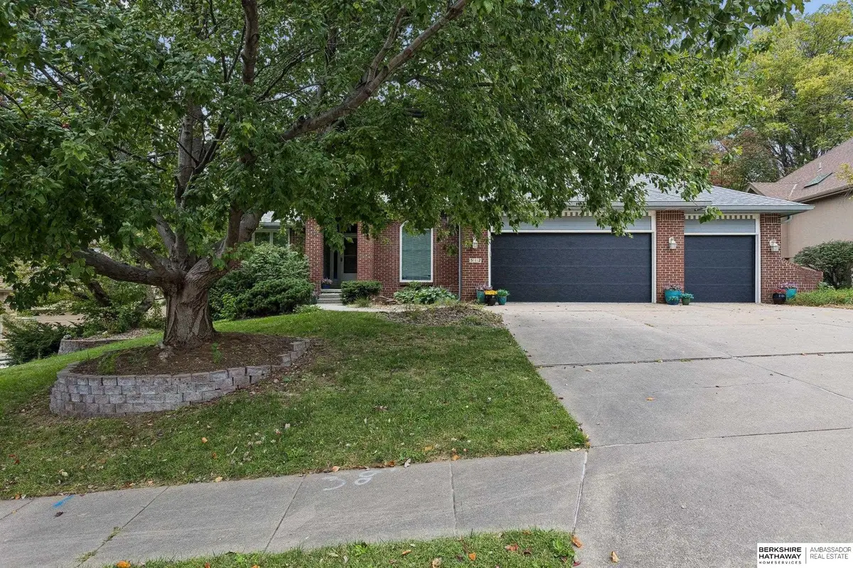 512 Deer Run Lane, Papillion, NE 68046 - #1