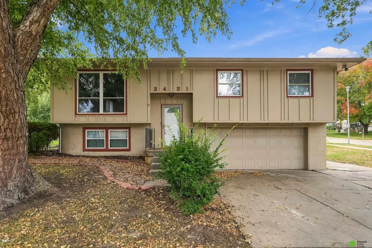 2421 Ammon Avenue, Lincoln, NE 68507 - #1