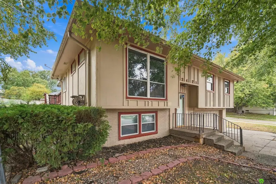 2421 Ammon Avenue, Lincoln, NE 68507 - #2