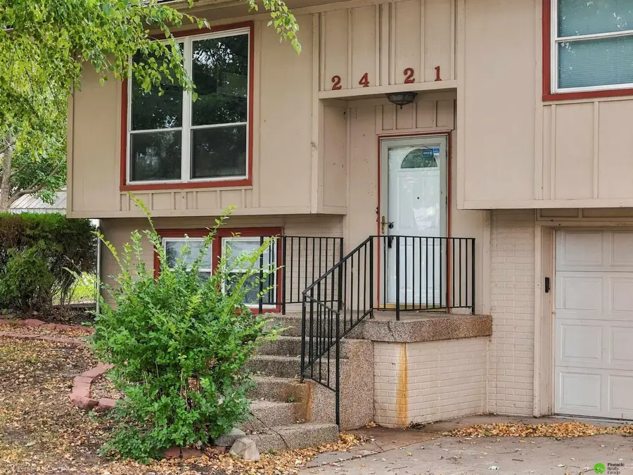 2421 Ammon Avenue, Lincoln, NE 68507 - #3