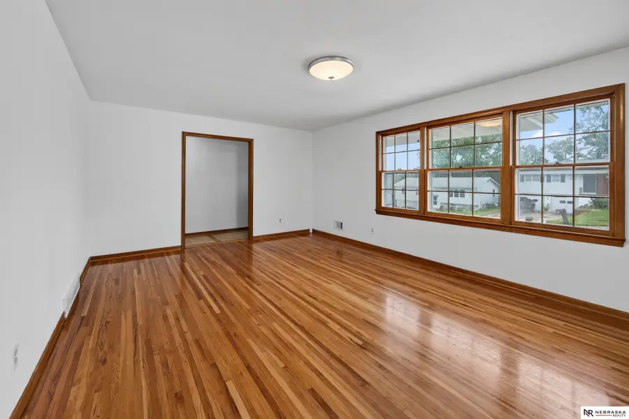 6634 Nebraska Avenue, Omaha, NE 68104 - #2