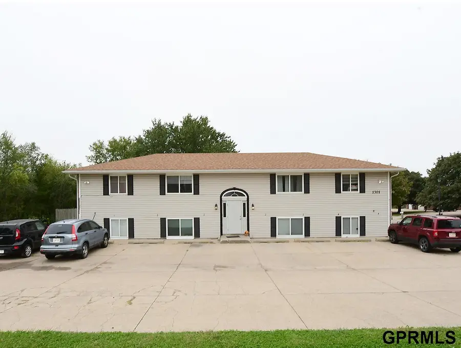 1301 SW 10th Street, Lincoln, NE 68522 - #2