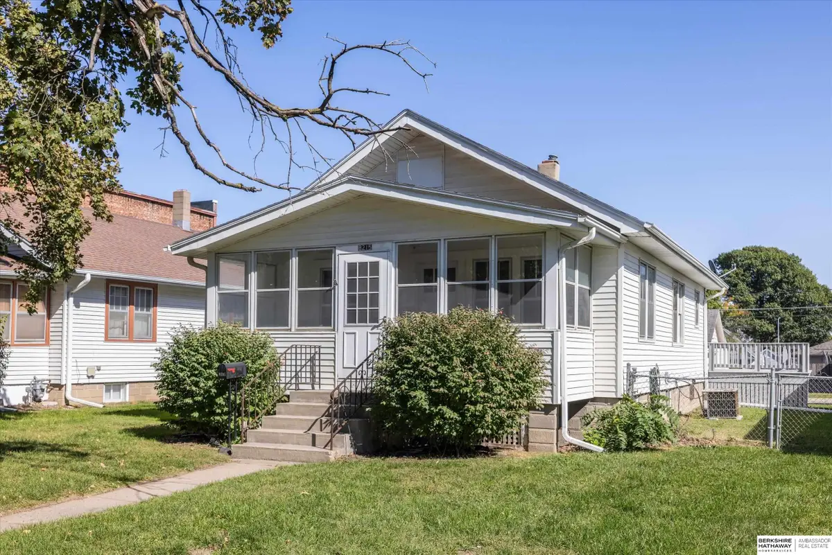 8215 N 30th Street, Omaha, NE 68112 - #1