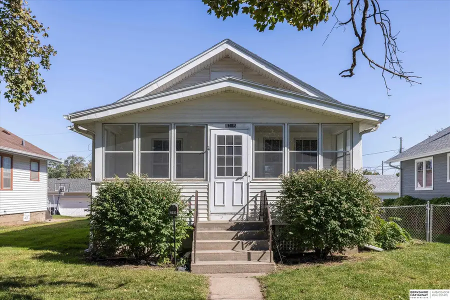 8215 N 30th Street, Omaha, NE 68112 - #2