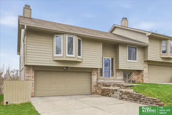 2137 N 121 Street, Omaha, NE 68164
