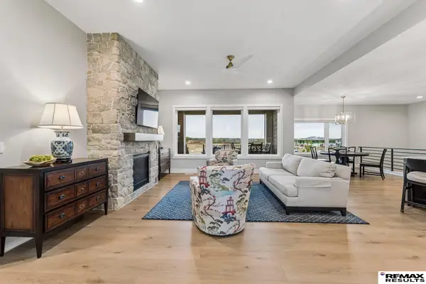 21114 Atwood Avenue, Elkhorn, NE 68022