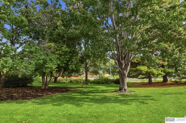 11720 S 36th Street, Bellevue, NE 68123