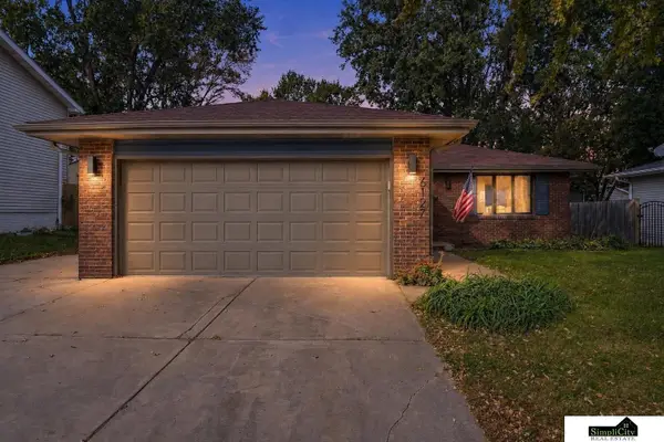 6127 NW 9 Street, Lincoln, NE 68521