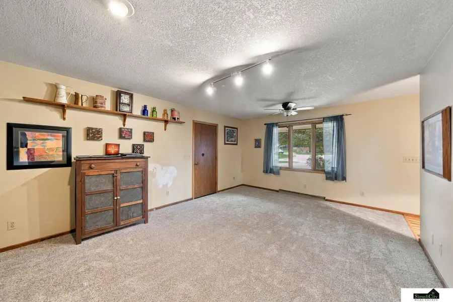 600 Parker Drive, Syracuse, NE 68446 - #2