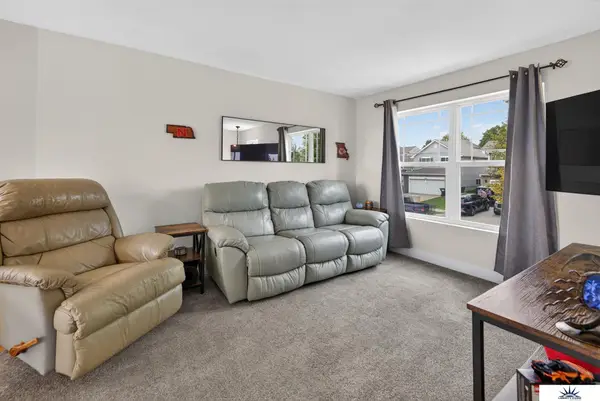 19512 T Street, Omaha, NE 68135