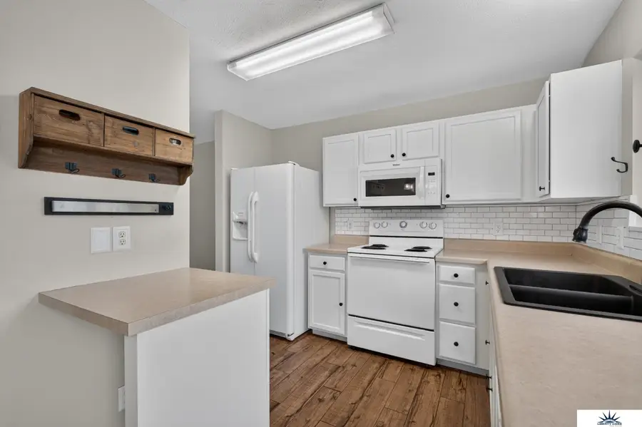 19512 T Street, Omaha, NE 68135 - #2