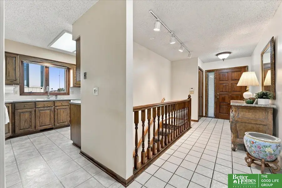 1858 N 94th Plaza, Omaha, NE 68114 - #3