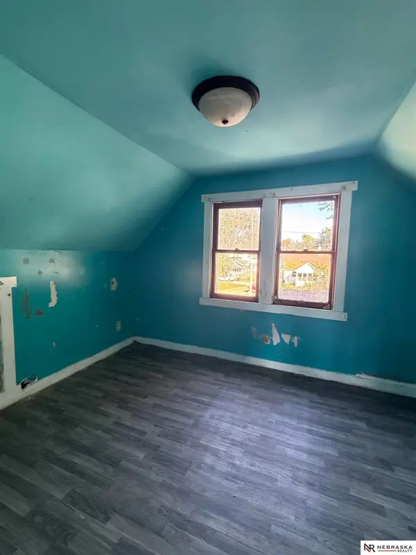 5101 S 40th Street, Omaha, NE 68107