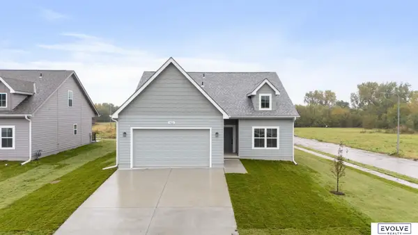 922 Arlene Circle, Papillion, NE 68046