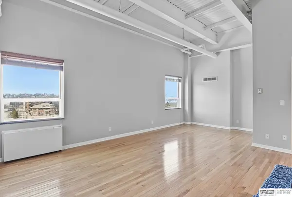 105 N 31st Avenue #801, Omaha, NE 68131