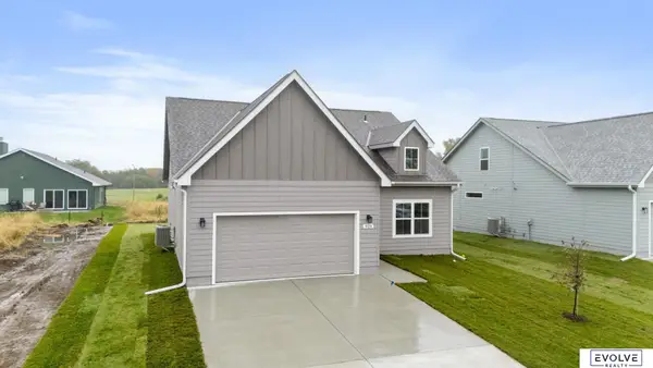 920 Arlene Circle, Papillion, NE 68046