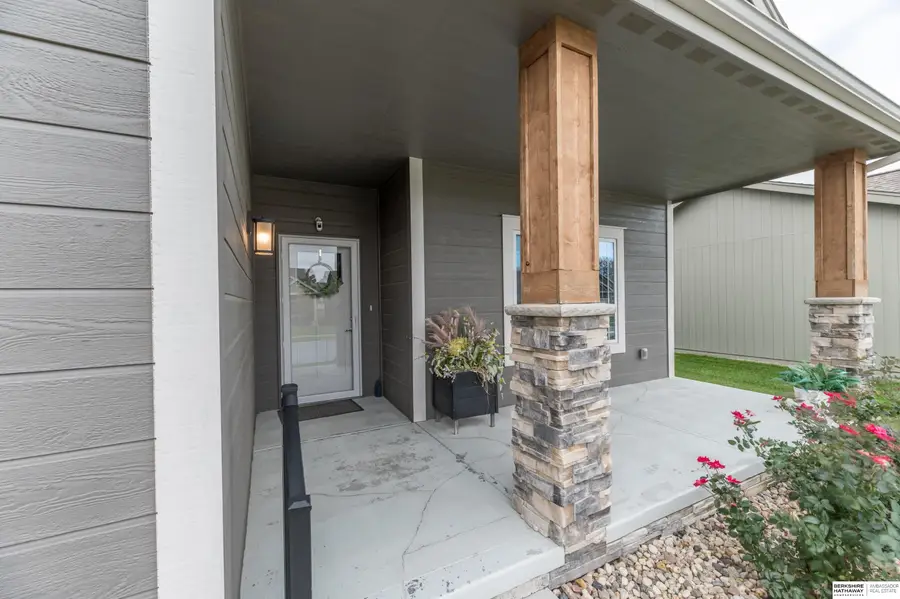 18123 Camden Avenue, Elkhorn, NE 68022 - #2