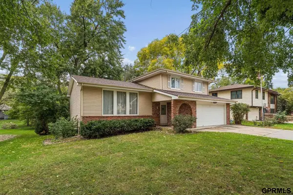 2416 N 98th Avenue, Omaha, NE 68134