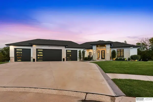 18603 Hazelnut Circle, Gretna, NE 68028