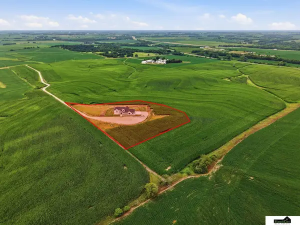 1652 County Road E Road, Wahoo, NE 68066